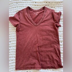 Universal Thread Women's Short Sleeve V-Neck Tee - Rust